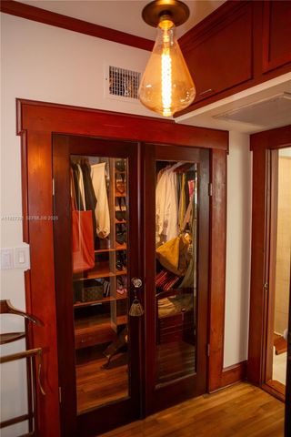 452 SW 21st Rd, Miami, FL 33129