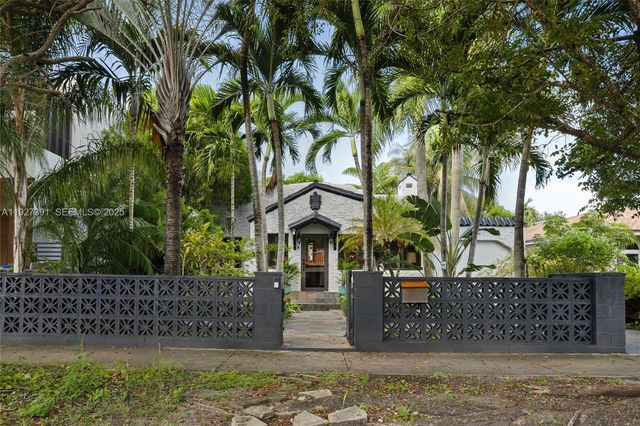 452 SW 21st Rd, Miami, FL 33129