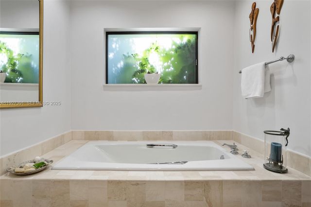 452 SW 21st Rd, Miami, FL 33129