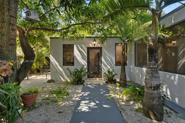 452 SW 21st Rd, Miami, FL 33129