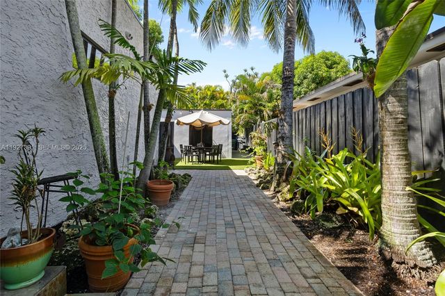 452 SW 21st Rd, Miami, FL 33129