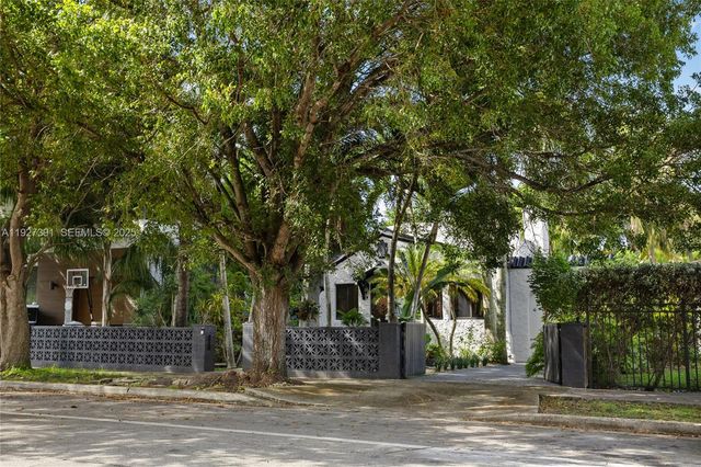 452 SW 21st Rd, Miami, FL 33129