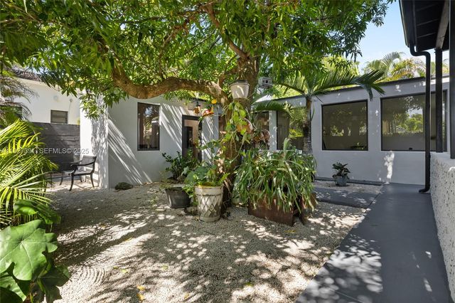 452 SW 21st Rd, Miami, FL 33129