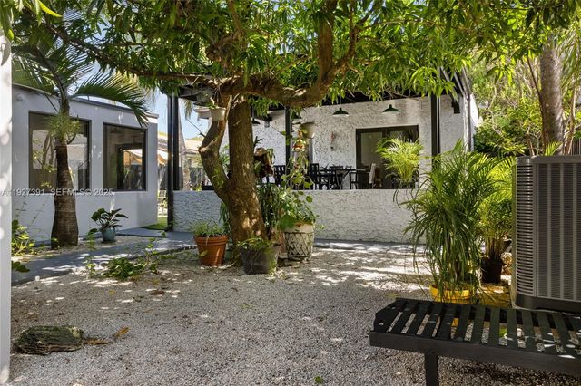 452 SW 21st Rd, Miami, FL 33129