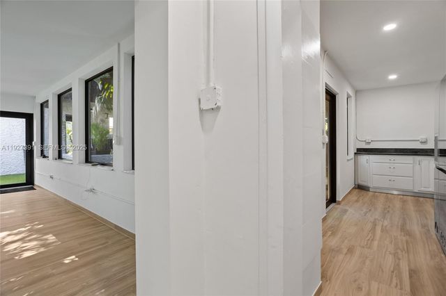 452 SW 21st Rd, Miami, FL 33129