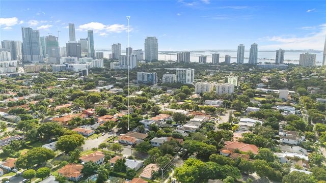 452 SW 21st Rd, Miami, FL 33129