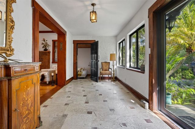 452 SW 21st Rd, Miami, FL 33129