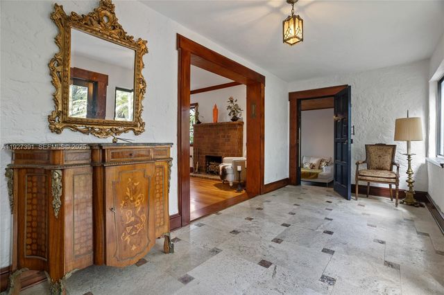 452 SW 21st Rd, Miami, FL 33129