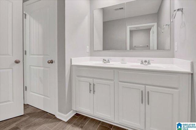 1075 FLYWAY VIEW LANE, Alabaster, AL 35007