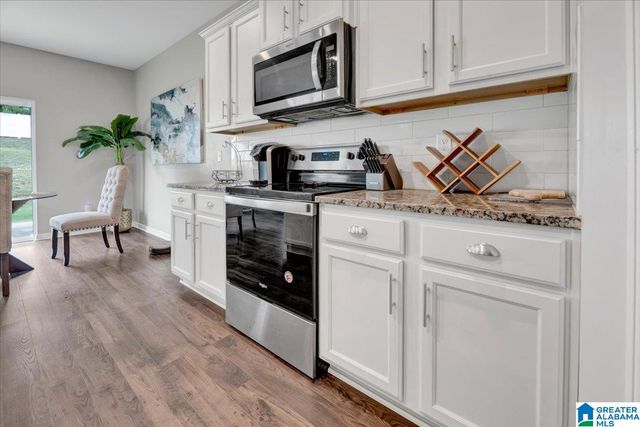 1075 FLYWAY VIEW LANE, Alabaster, AL 35007