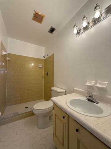 130 E JOHNSON AVENUE 205, Lake Wales, FL 33853