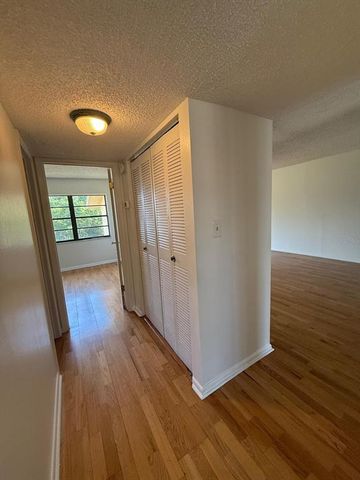 130 E JOHNSON AVENUE 205, Lake Wales, FL 33853