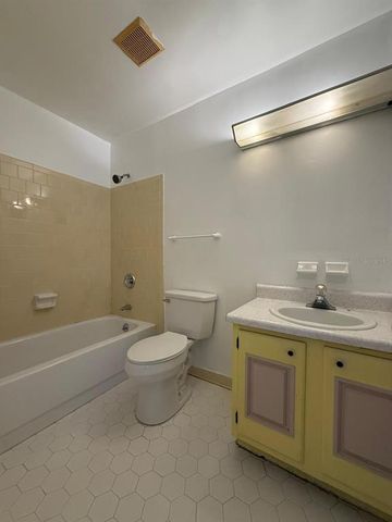 130 E JOHNSON AVENUE 205, Lake Wales, FL 33853