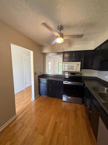 130 E JOHNSON AVENUE 205, Lake Wales, FL 33853