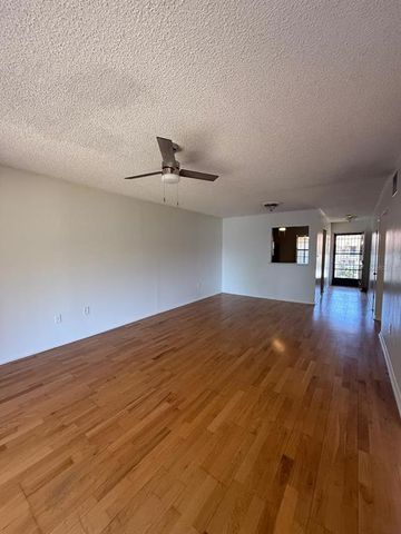 130 E JOHNSON AVENUE 205, Lake Wales, FL 33853