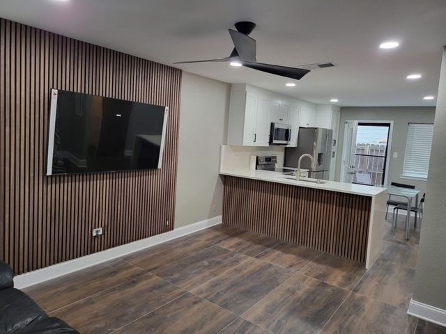 724 S Welch Street 4, Denton, TX 76201
