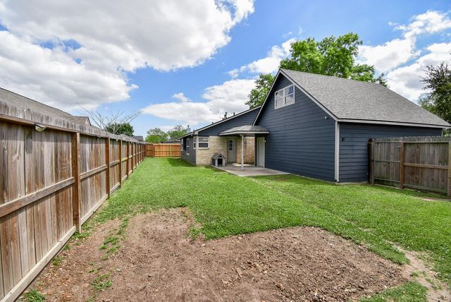 5911 Butterfly Circle, Pasadena, TX 77505