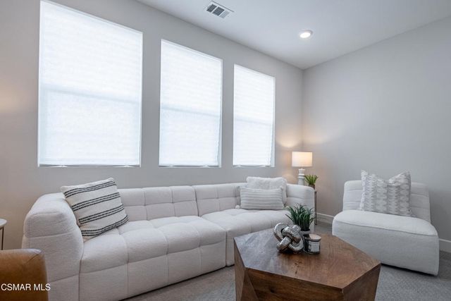 3073 Harrison Lane, Simi Valley, CA 93065