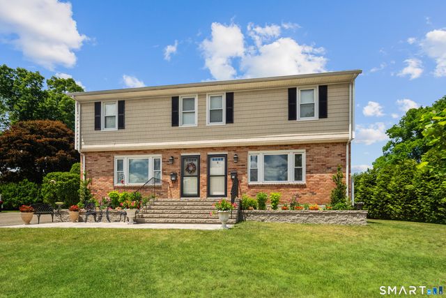 54 Cross Street, New Canaan, CT 06840