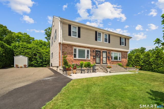54 Cross Street, New Canaan, CT 06840