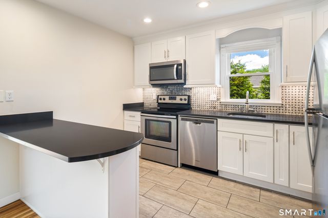 54 Cross Street, New Canaan, CT 06840