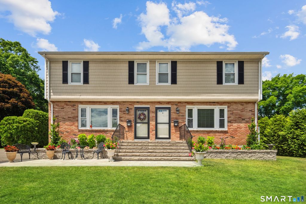 54 Cross Street, New Canaan, CT 06840