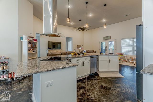 697 Old Bridger Road, Jonesboro, AR 72401