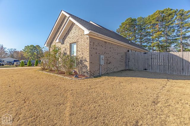 697 Old Bridger Road, Jonesboro, AR 72401