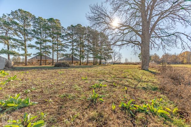 697 Old Bridger Road, Jonesboro, AR 72401