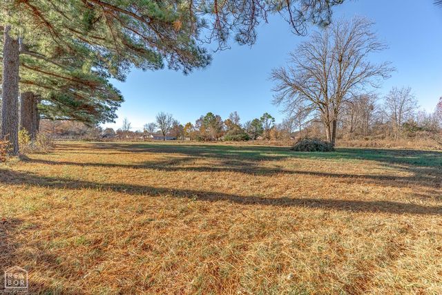 697 Old Bridger Road, Jonesboro, AR 72401