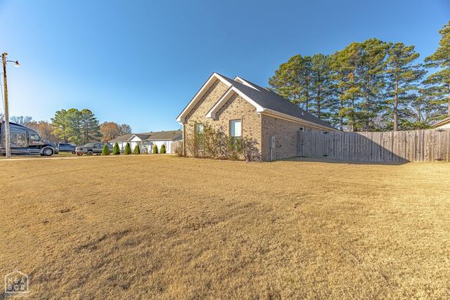697 Old Bridger Road, Jonesboro, AR 72401