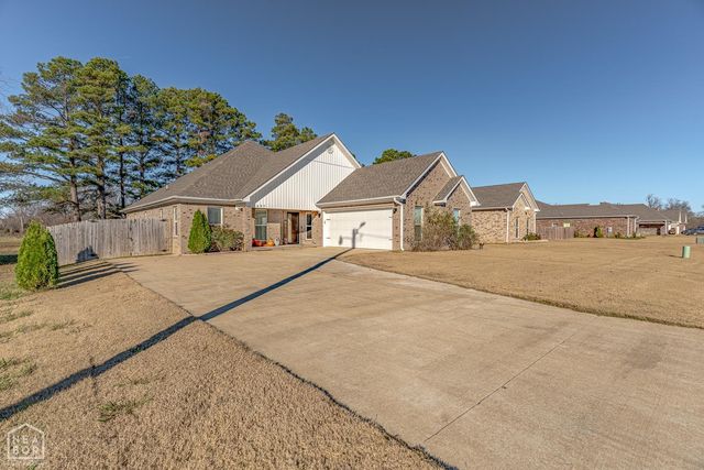 697 Old Bridger Road, Jonesboro, AR 72401