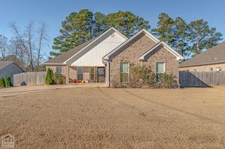 697 Old Bridger Road, Jonesboro, AR 72401