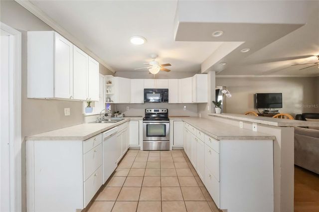 300 FIELD AVENUE E, Venice, FL 34285