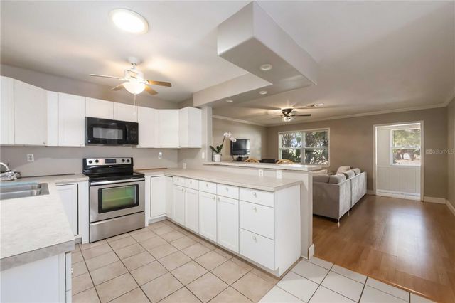 300 FIELD AVENUE E, Venice, FL 34285