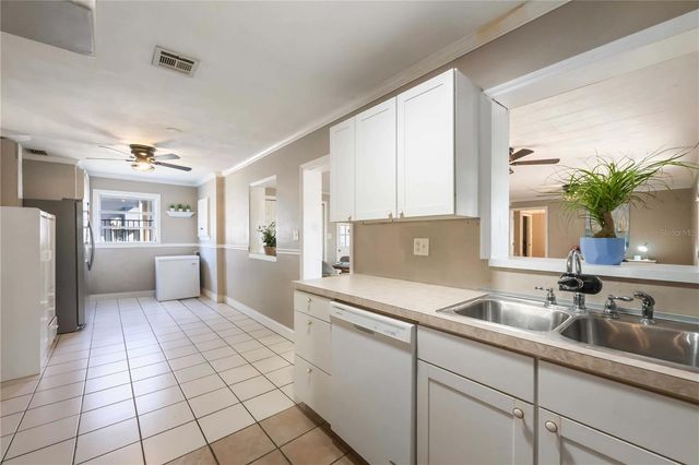 300 FIELD AVENUE E, Venice, FL 34285