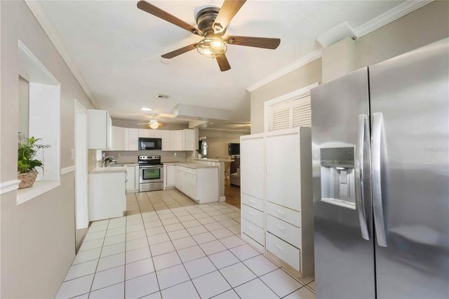 300 FIELD AVENUE E, Venice, FL 34285