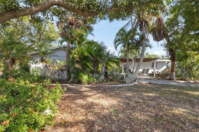 300 FIELD AVENUE E, Venice, FL 34285