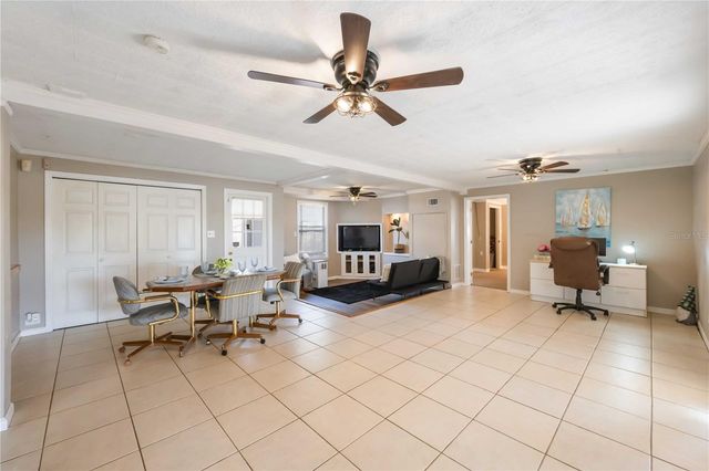 300 FIELD AVENUE E, Venice, FL 34285