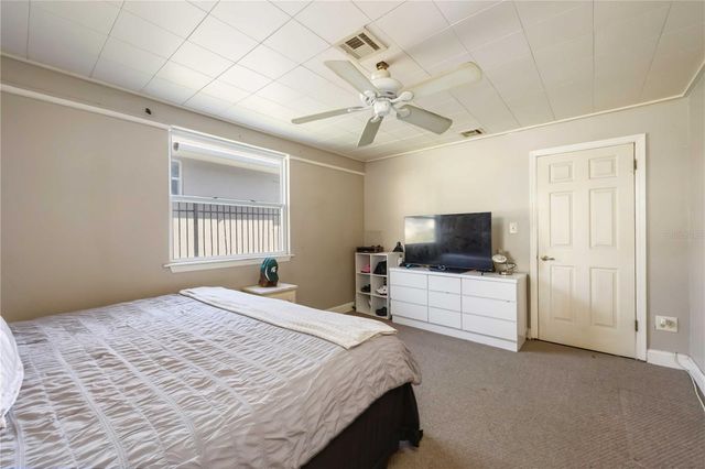 300 FIELD AVENUE E, Venice, FL 34285