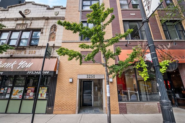 3250 N Lincoln Avenue C, Chicago, IL 60657