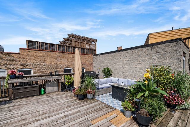 3250 N Lincoln Avenue C, Chicago, IL 60657