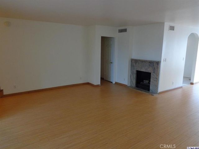 9642 Via Torino 132, Sun Valley, CA 91504