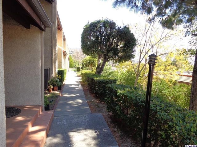 9642 Via Torino 132, Sun Valley, CA 91504