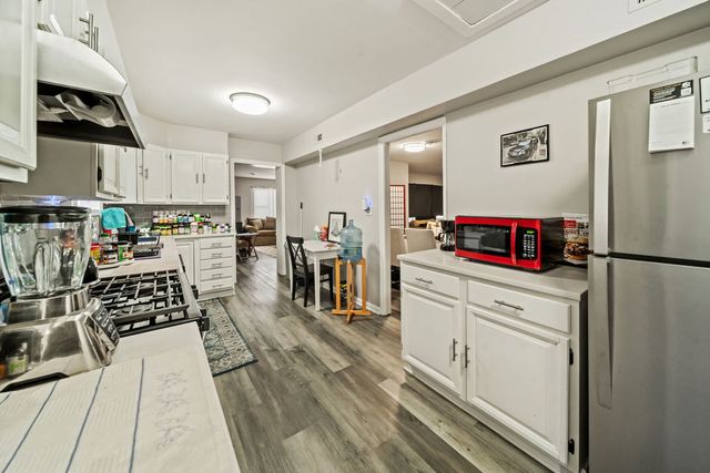 1436 Portsmouth Avenue, Westchester, IL 60154