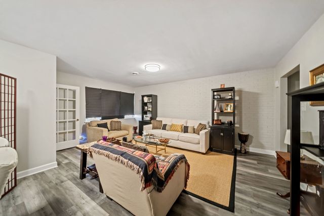 1436 Portsmouth Avenue, Westchester, IL 60154