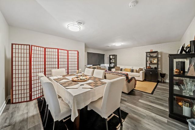 1436 Portsmouth Avenue, Westchester, IL 60154