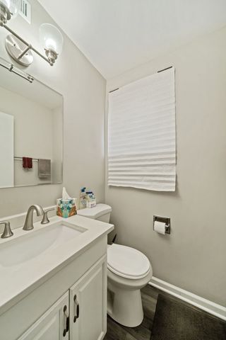 1436 Portsmouth Avenue, Westchester, IL 60154