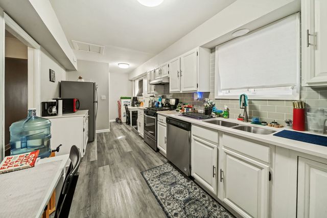 1436 Portsmouth Avenue, Westchester, IL 60154