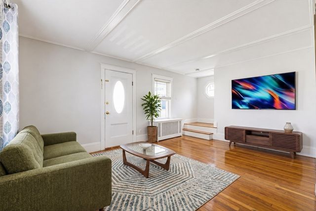 3 Ainsworth Pl, Melrose, MA 02176